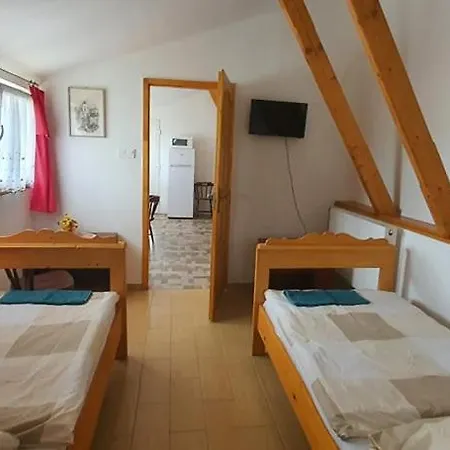 Anna Apartman Apartment Maroslele Exterior photo
