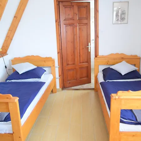 Anna Apartman Apartment Maroslele Exterior photo