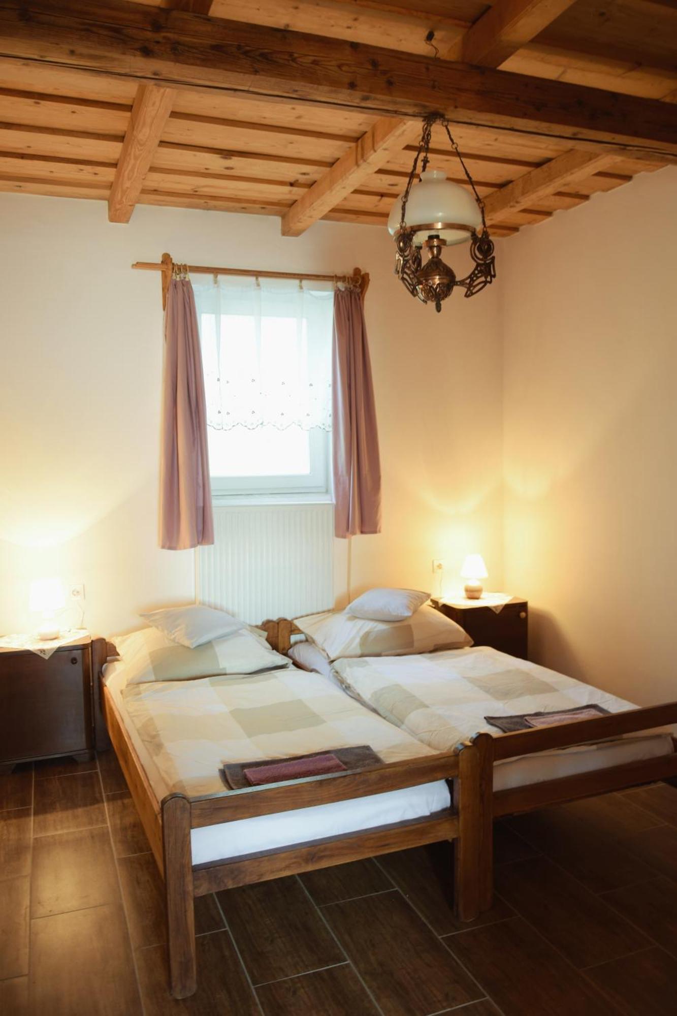 Anna Apartman Apartment Maroslele