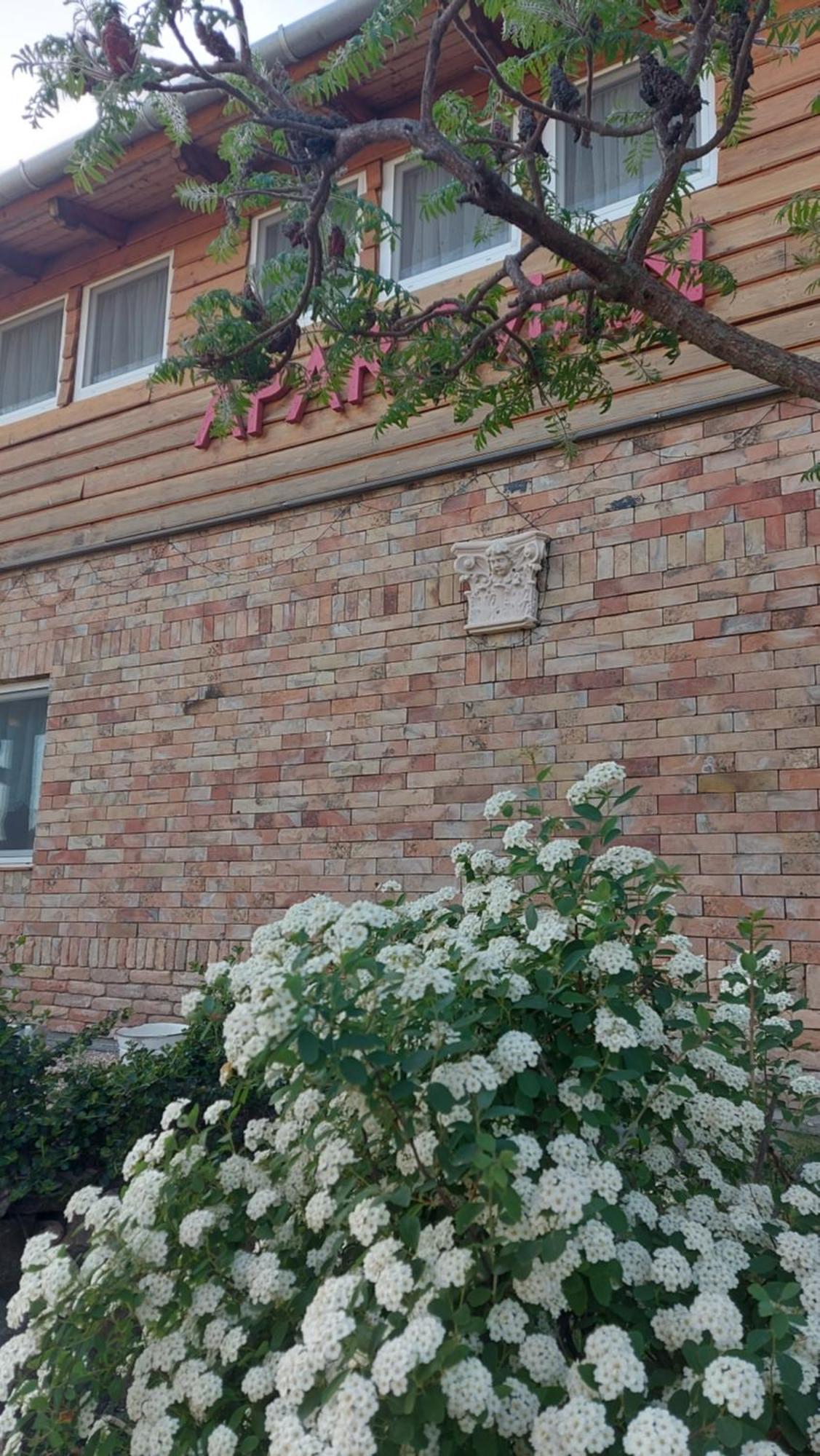Anna Apartman
